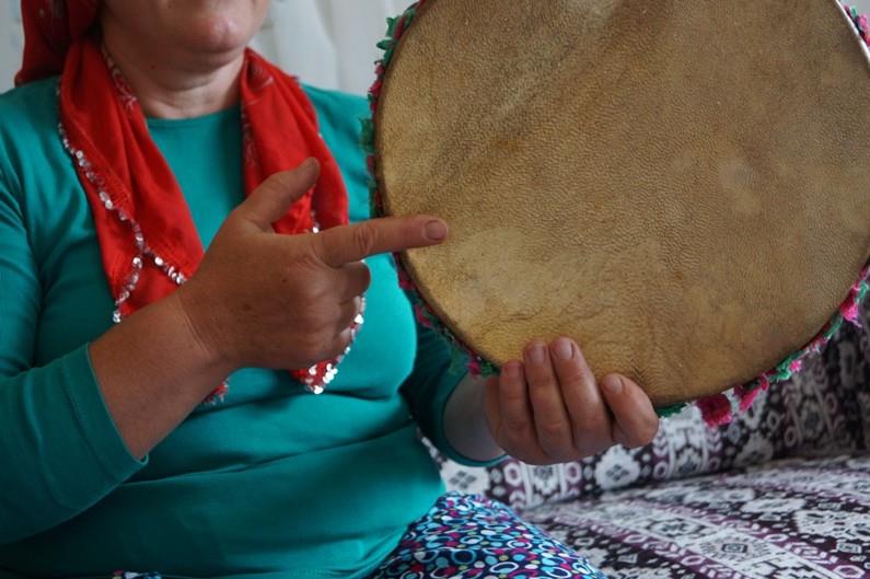 Teke Yöresi Geleneksel Müzik ve Delbek İcrası.jpg